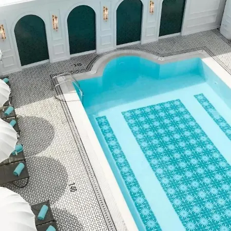 Hotel Sura Design & 4*