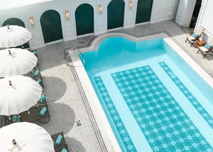 Hotel Sura Design & 4*