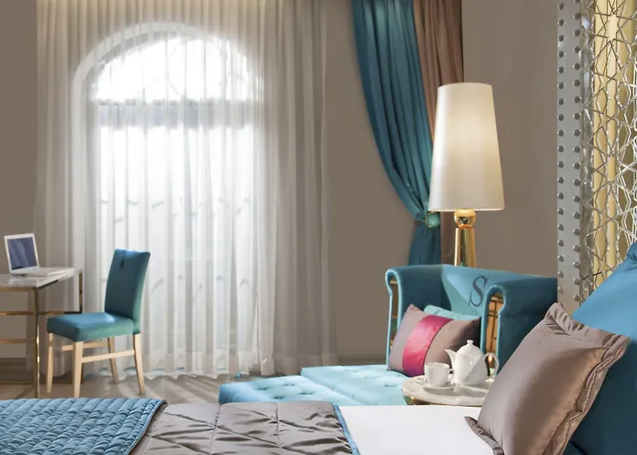 Hotel Sura Design & 4*