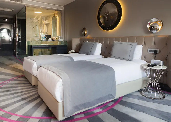 Hotel Sura Design & 4*