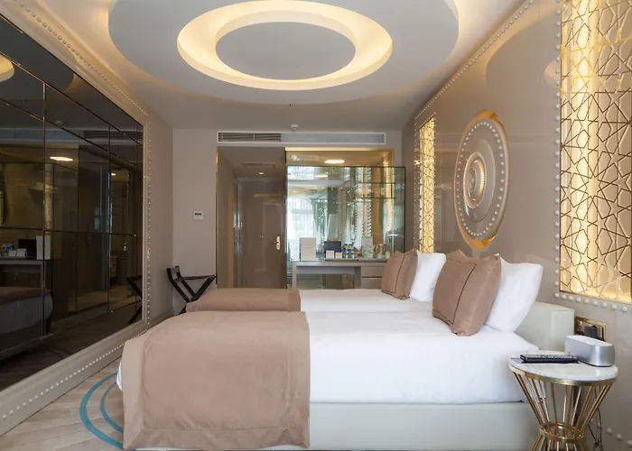 Hotel Sura Design & 4*