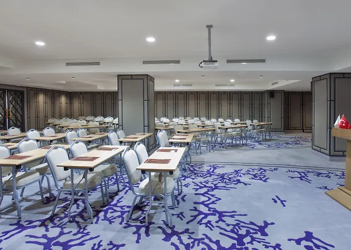 Hotel Sura Design & 4*