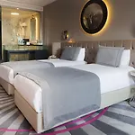 Szálloda Sura Design & 4*
