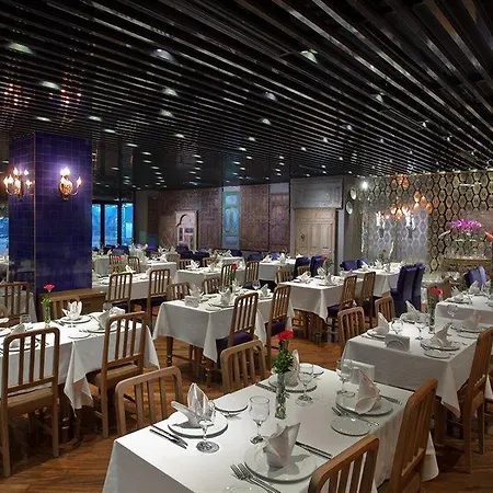 Отель Sura Design & 4*